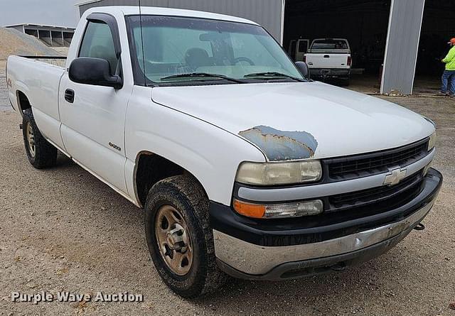 Image of Chevrolet 1500 equipment image 2