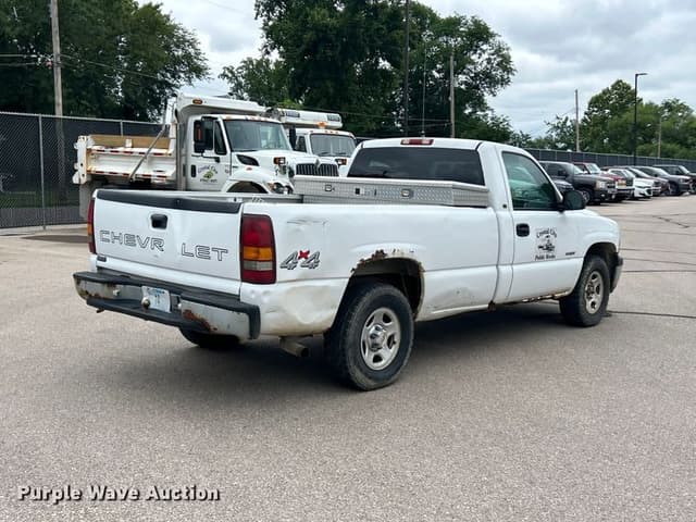 Image of Chevrolet 1500 equipment image 4