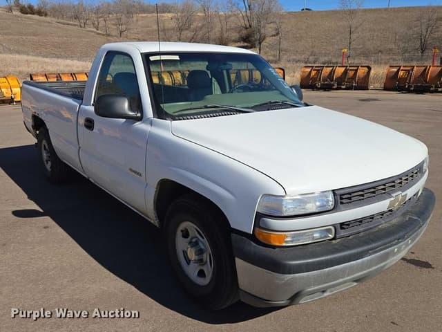 Image of Chevrolet 1500 equipment image 2