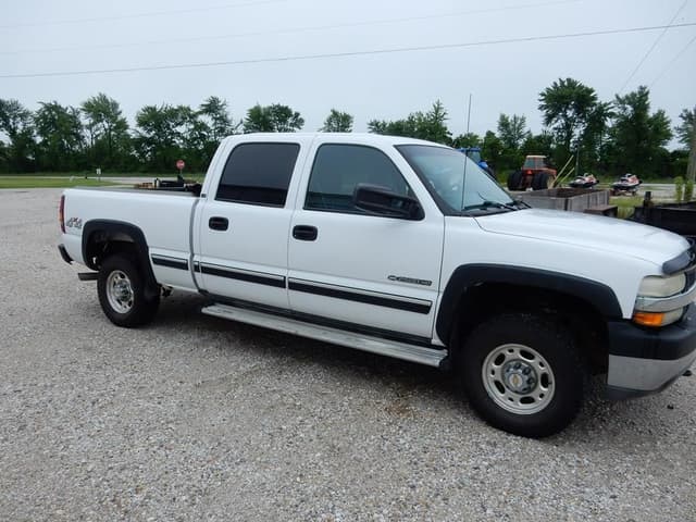 Image of Chevrolet 2500 equipment image 4