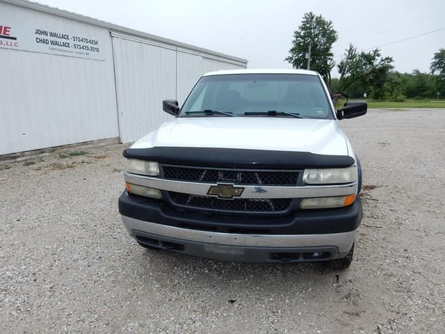 Image of Chevrolet 2500 equipment image 2