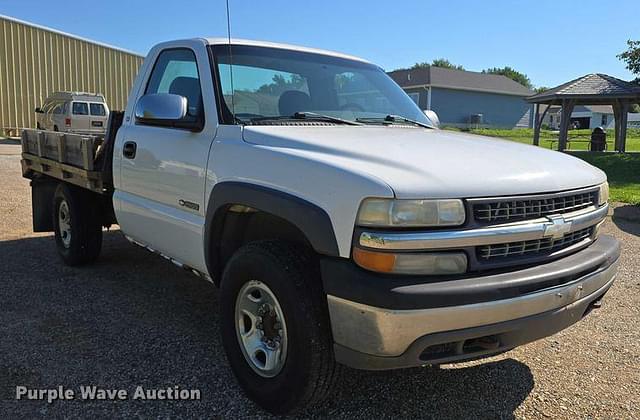 Image of Chevrolet 2500 equipment image 2