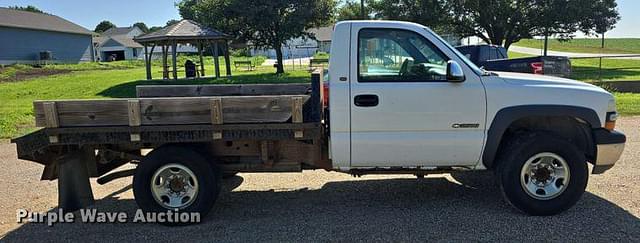 Image of Chevrolet 2500 equipment image 3