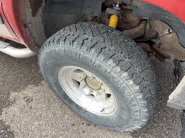 Image of Chevrolet 2500HD equipment image 3