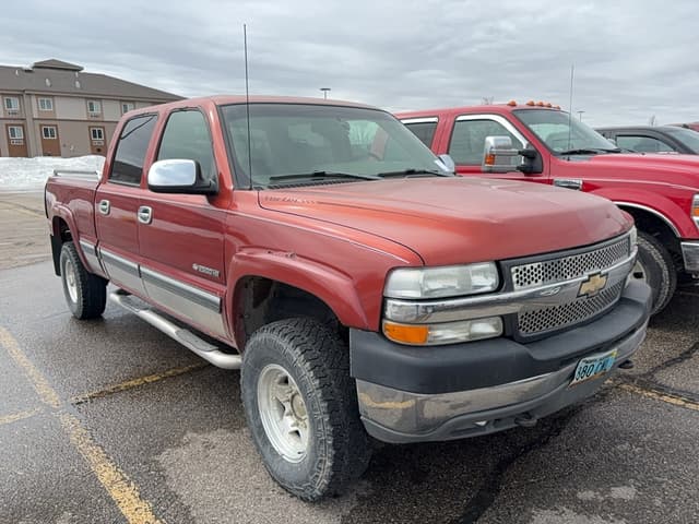 Image of Chevrolet 2500HD equipment image 2