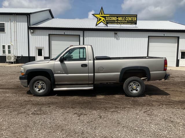 Image of Chevrolet 2500HD equipment image 1