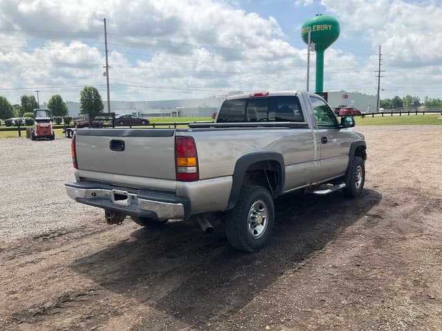 Image of Chevrolet 2500HD equipment image 4