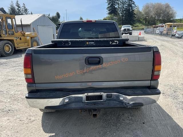 Image of Chevrolet 2500 equipment image 3