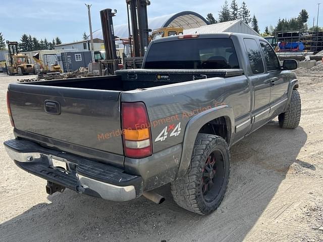 Image of Chevrolet 2500 equipment image 4
