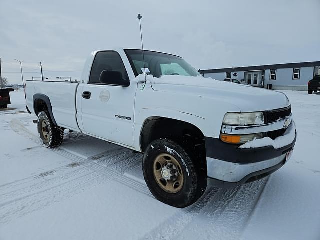 Image of Chevrolet 2500 equipment image 2