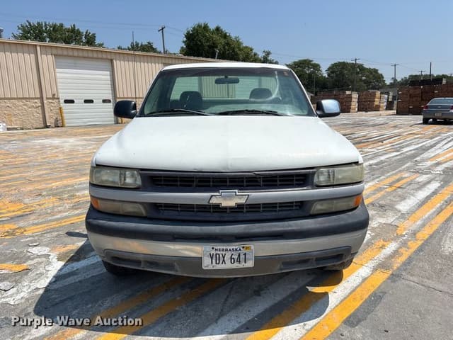 Image of Chevrolet 2500 equipment image 1