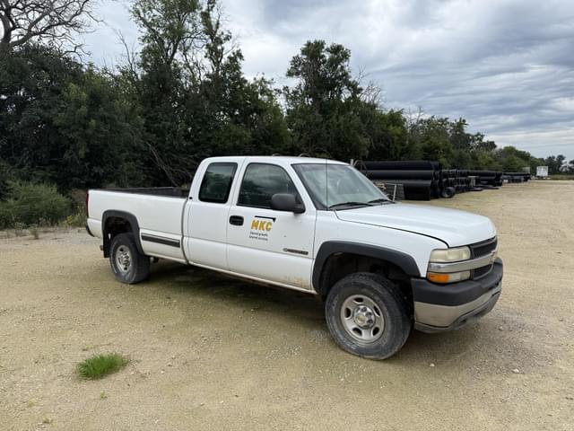 Image of Chevrolet 2500HD equipment image 3