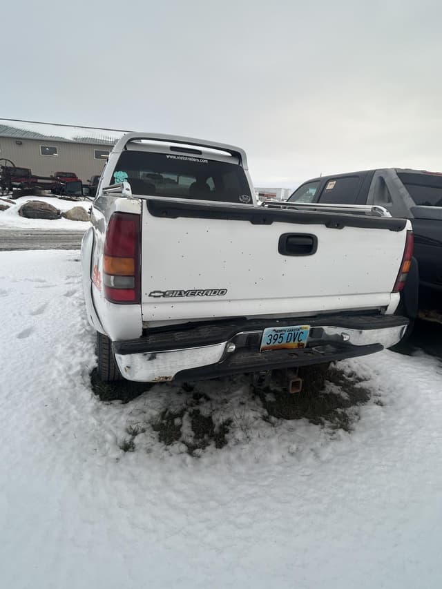 Image of Chevrolet 2500HD equipment image 3