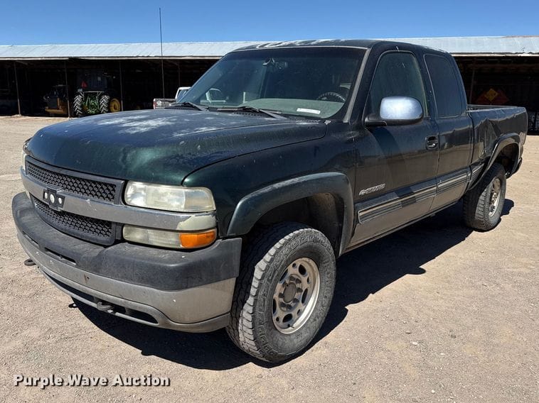 2001 Chevrolet 2500HD Equipment Image0
