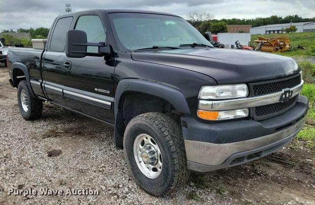 Image of Chevrolet 2500HD equipment image 2