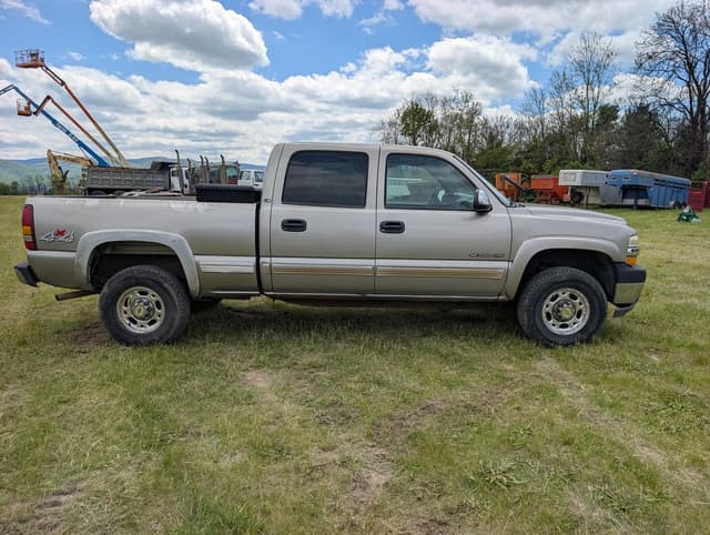 Image of Chevrolet Silverado equipment image 3