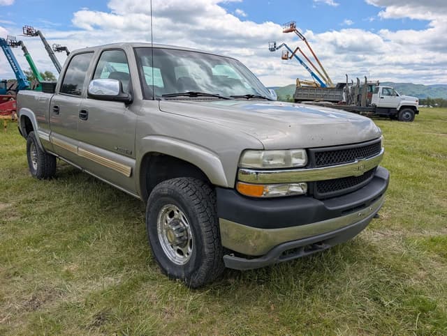Image of Chevrolet Silverado equipment image 2