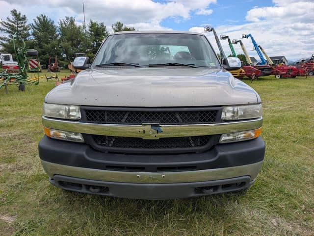 Image of Chevrolet Silverado equipment image 1