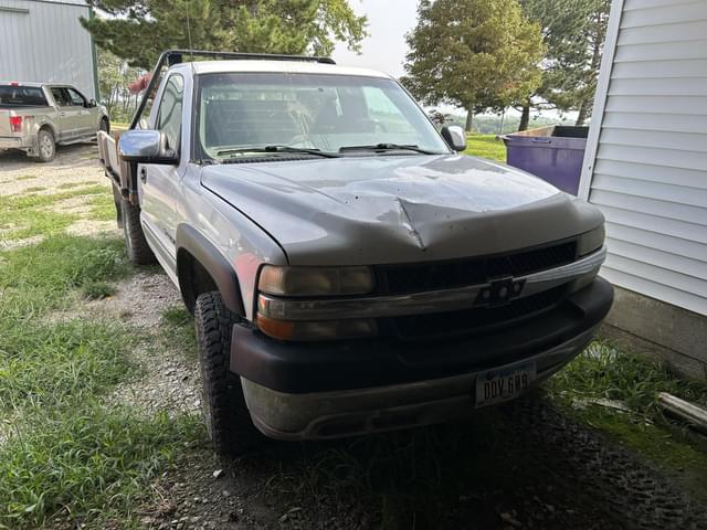 Image of Chevrolet Silverado equipment image 3
