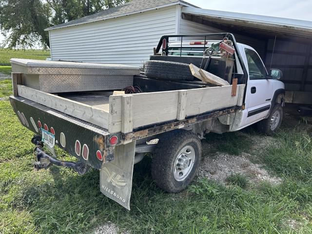Image of Chevrolet Silverado equipment image 1