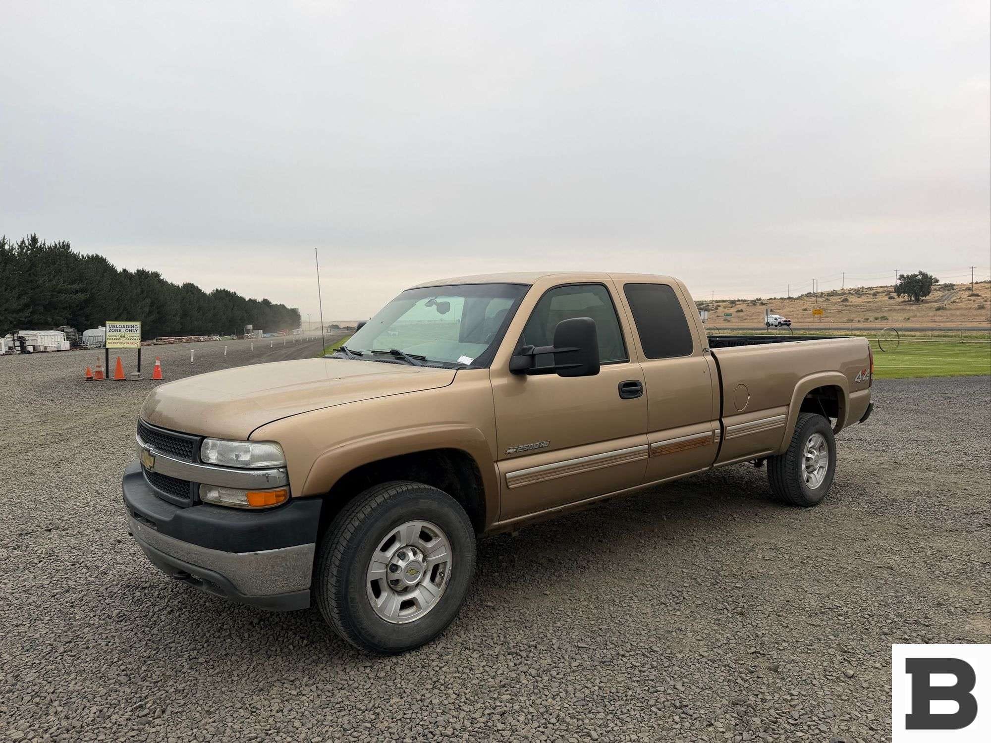 2001 Chevrolet 2500HD Equipment Image0