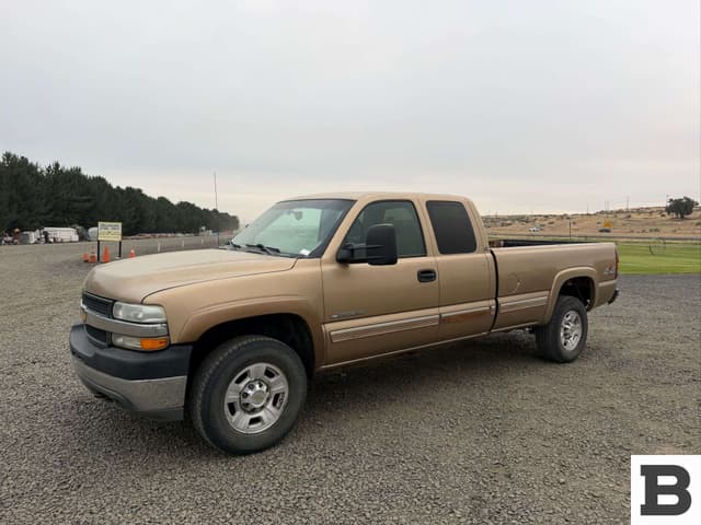 Image of Chevrolet 2500HD equipment image 2