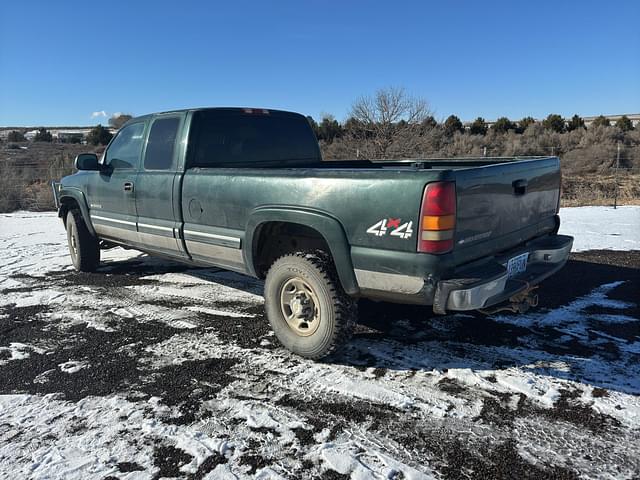 Image of Chevrolet 2500HD equipment image 2