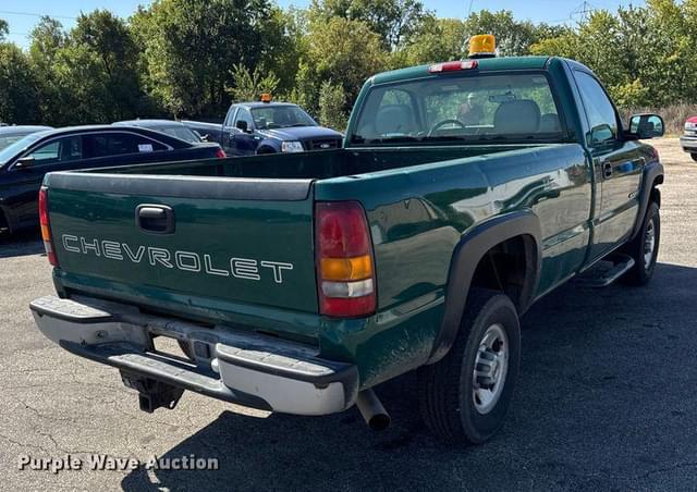Image of Chevrolet 2500HD equipment image 4