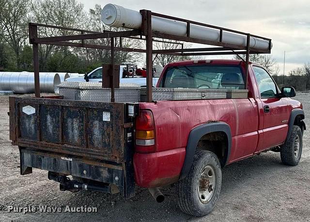 Image of Chevrolet 2500HD equipment image 4
