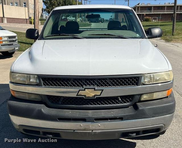 Image of Chevrolet 2500HD equipment image 1