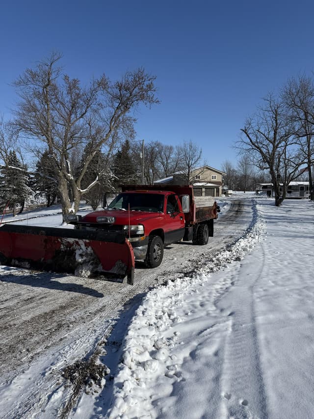 Image of Chevrolet 3500 equipment image 2