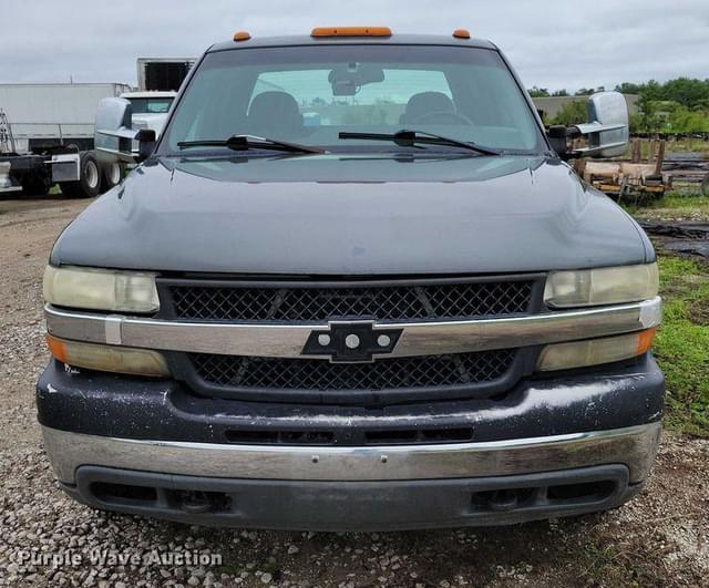 Image of Chevrolet 3500 equipment image 1