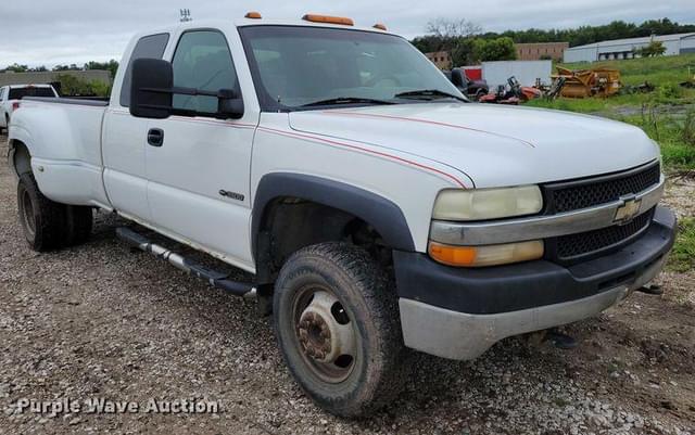 Image of Chevrolet 3500 equipment image 2