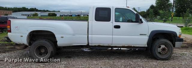 Image of Chevrolet 3500 equipment image 3