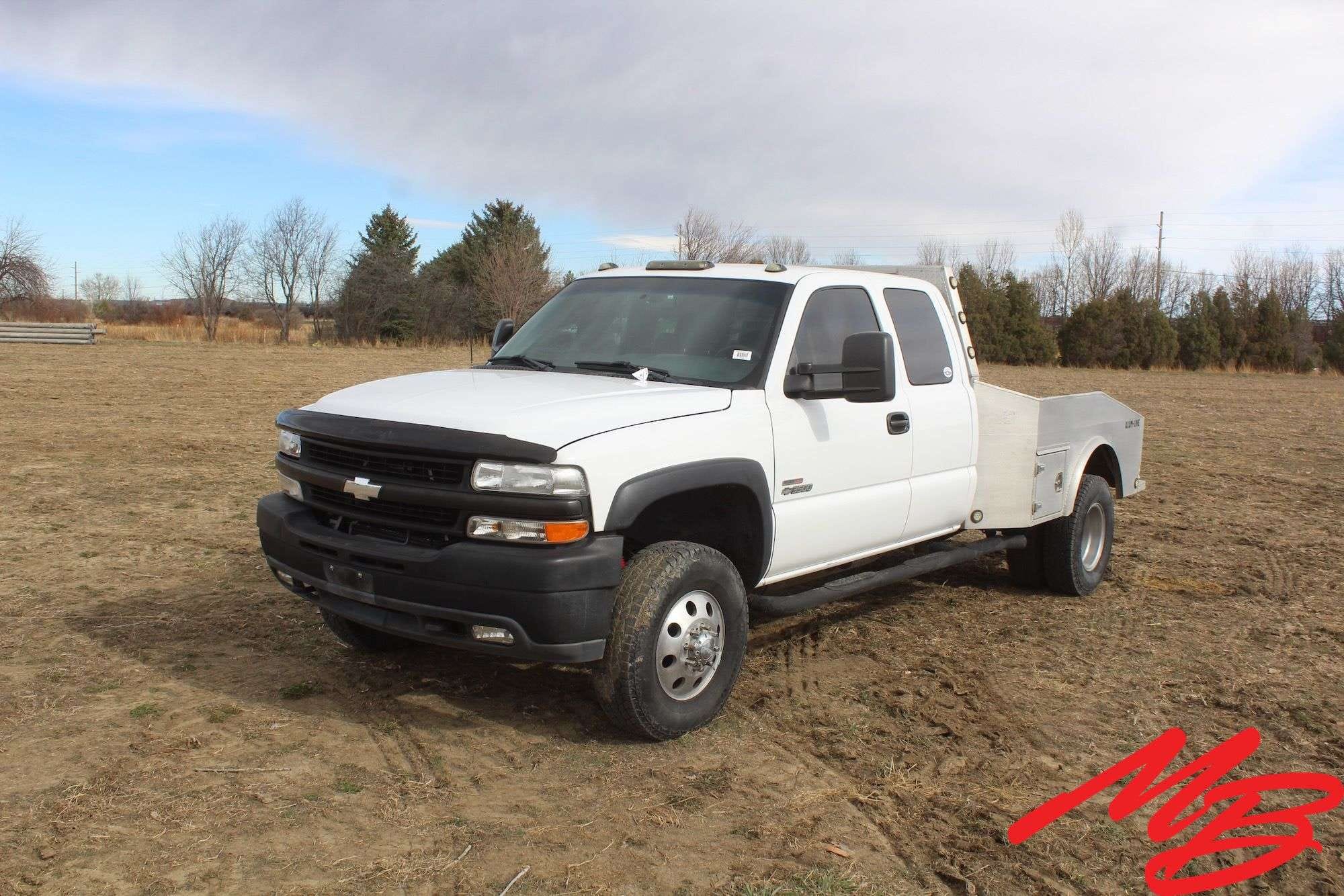 2001 Chevrolet 3500 Equipment Image0