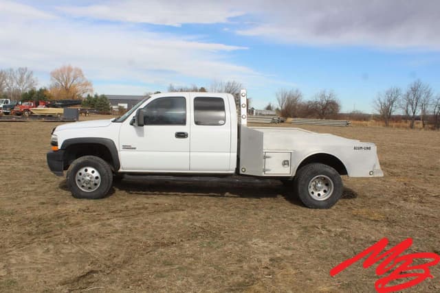 Image of Chevrolet 3500 equipment image 2