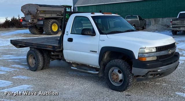 Image of Chevrolet 3500 equipment image 2