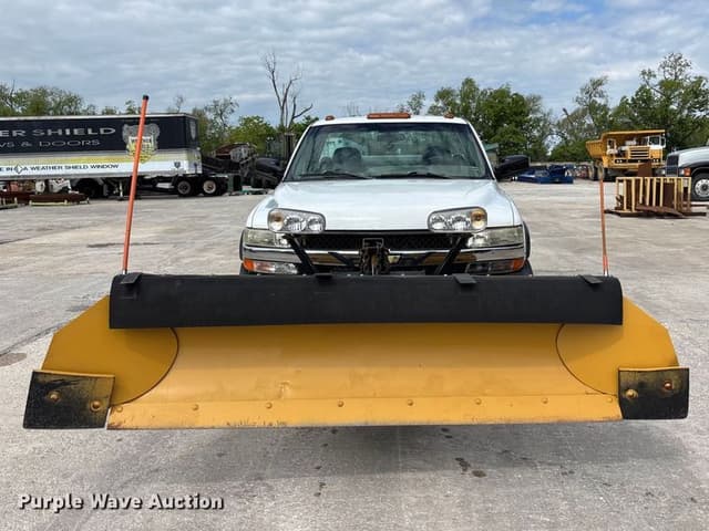 Image of Chevrolet 3500 equipment image 1