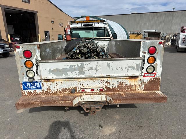 Image of Chevrolet 3500 equipment image 3