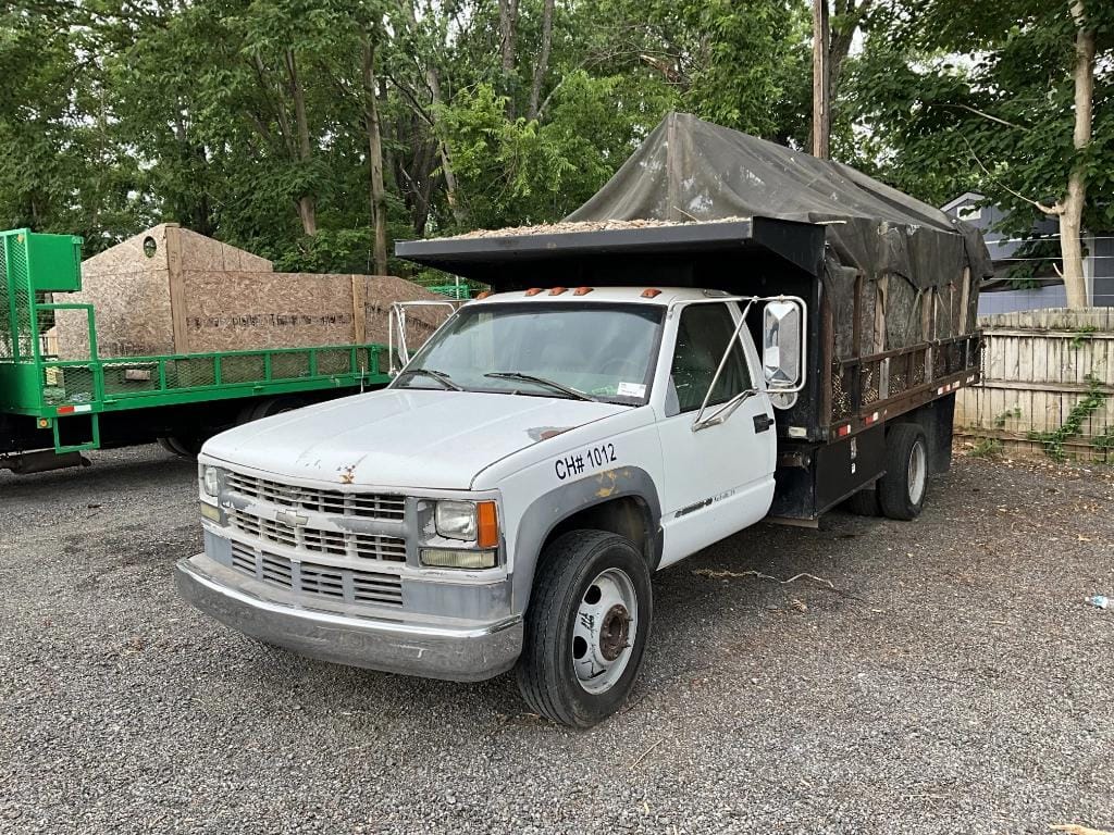 2001 Chevrolet 3500 Equipment Image0