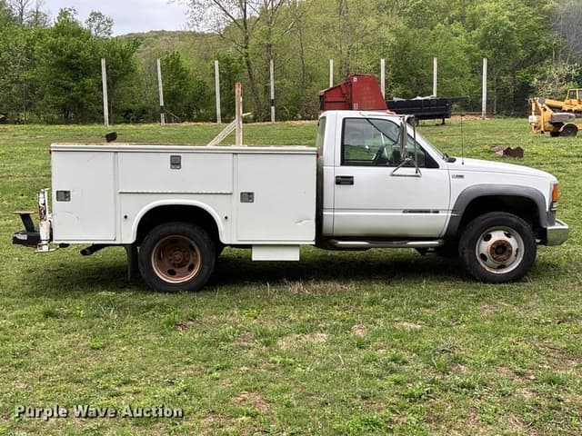 Image of Chevrolet 3500HD equipment image 3