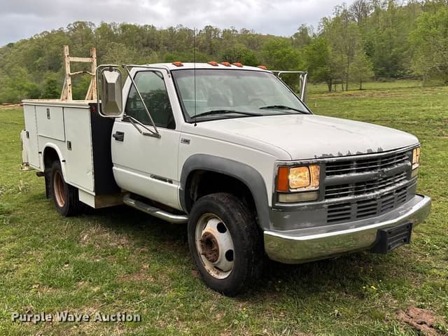 Image of Chevrolet 3500HD equipment image 2
