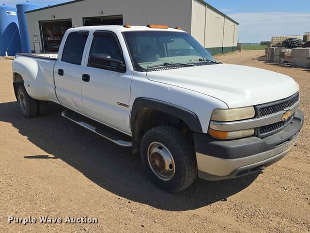 Image of Chevrolet Silverado equipment image 2