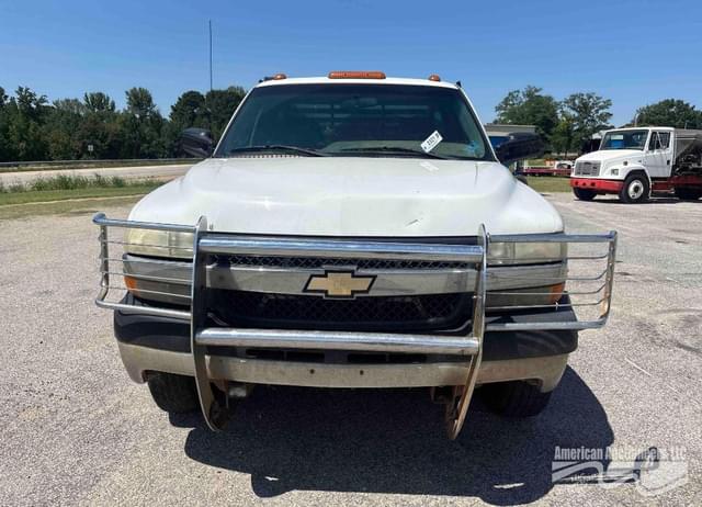 Image of Chevrolet Silverado equipment image 1