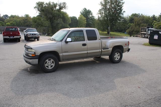 Image of Chevrolet 1500 equipment image 1