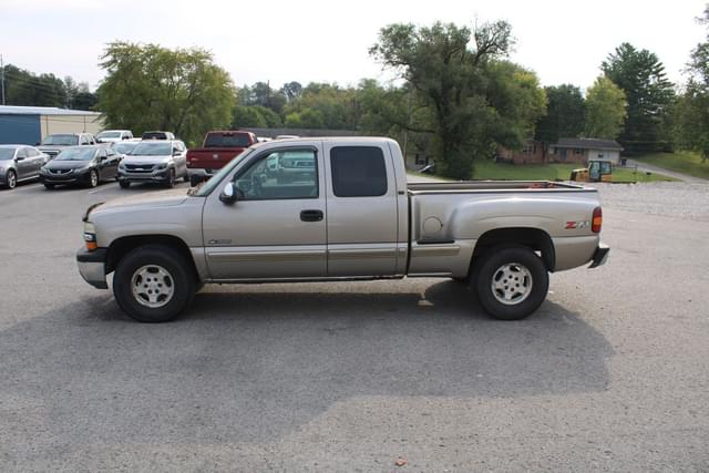 Image of Chevrolet 1500 equipment image 3