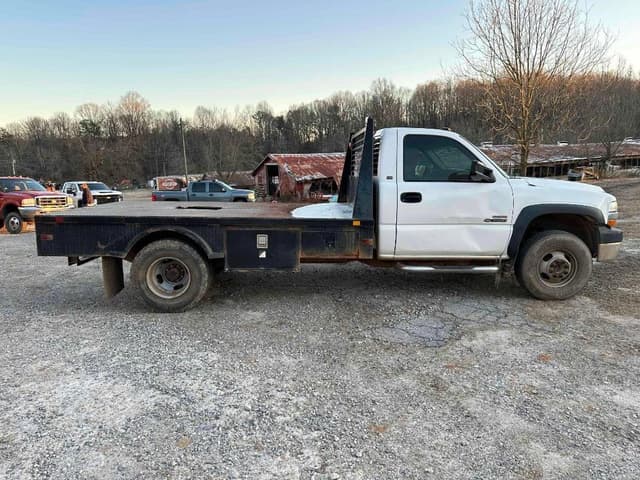 Image of Chevrolet Silverado equipment image 4