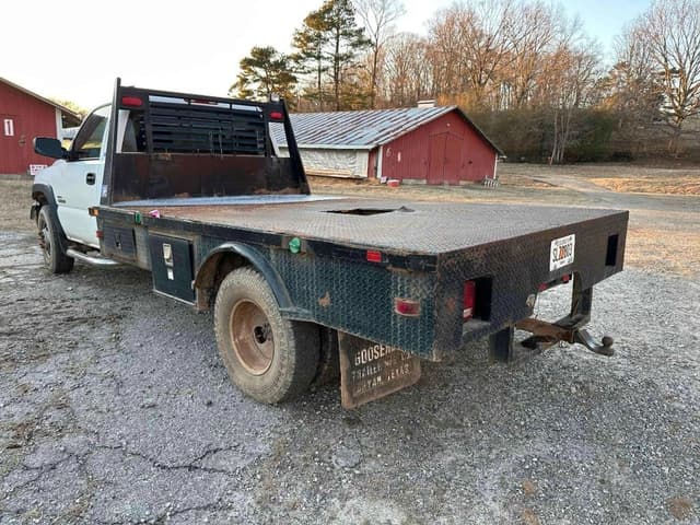 Image of Chevrolet Silverado equipment image 1
