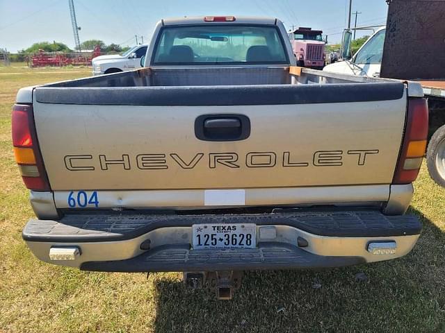 Image of Chevrolet Silverado equipment image 4