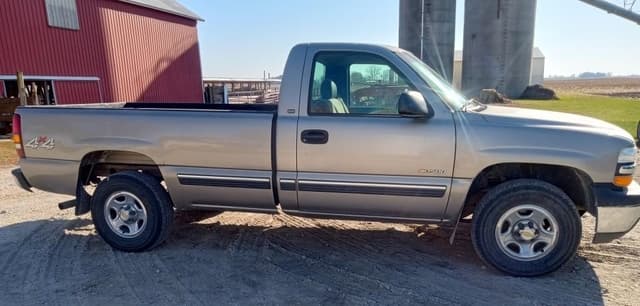 Image of Chevrolet 1500 equipment image 2